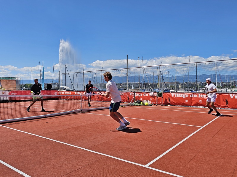 Un Village du tennis sous le signe du soleil, des jeux et des stars