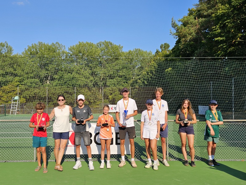 Huit champion-ne-s genevois et des juniors au super comportement